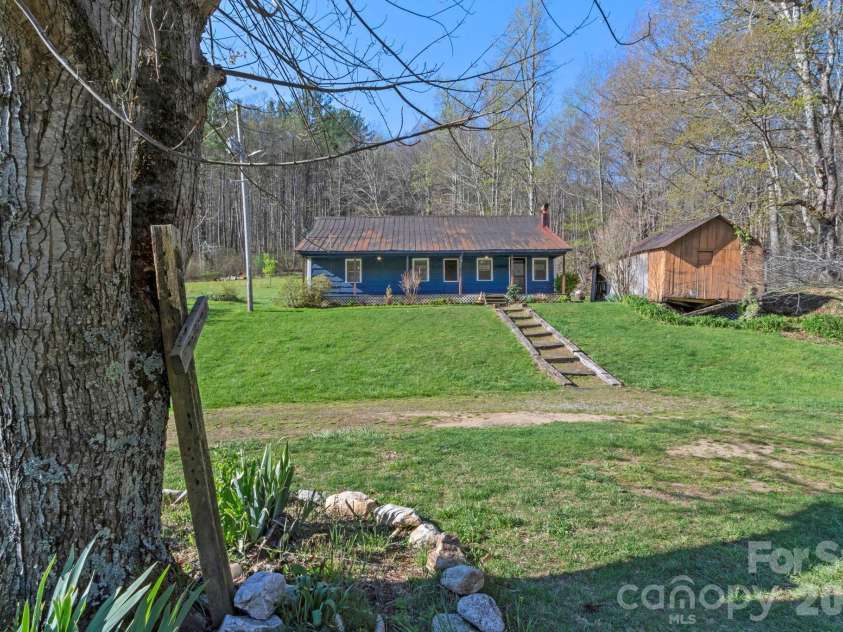 3041 Bald Mountain Road, Burnsville, NC 28714.  MLS# CAR4364365, YatesRealty ID 15856. 