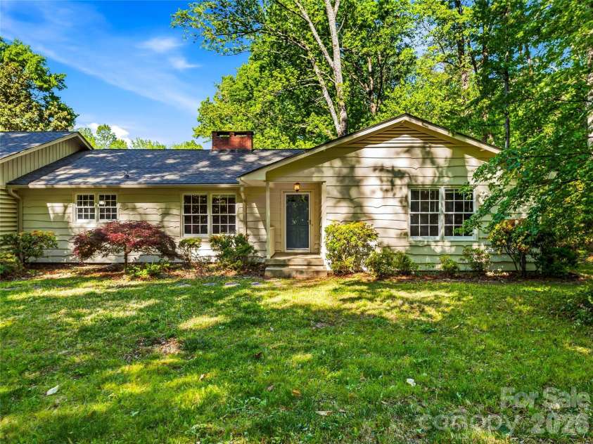 100 Hummingbird Lane, Columbus, NC 28722.  MLS# CAR4373226, YatesRealty ID 15857. 