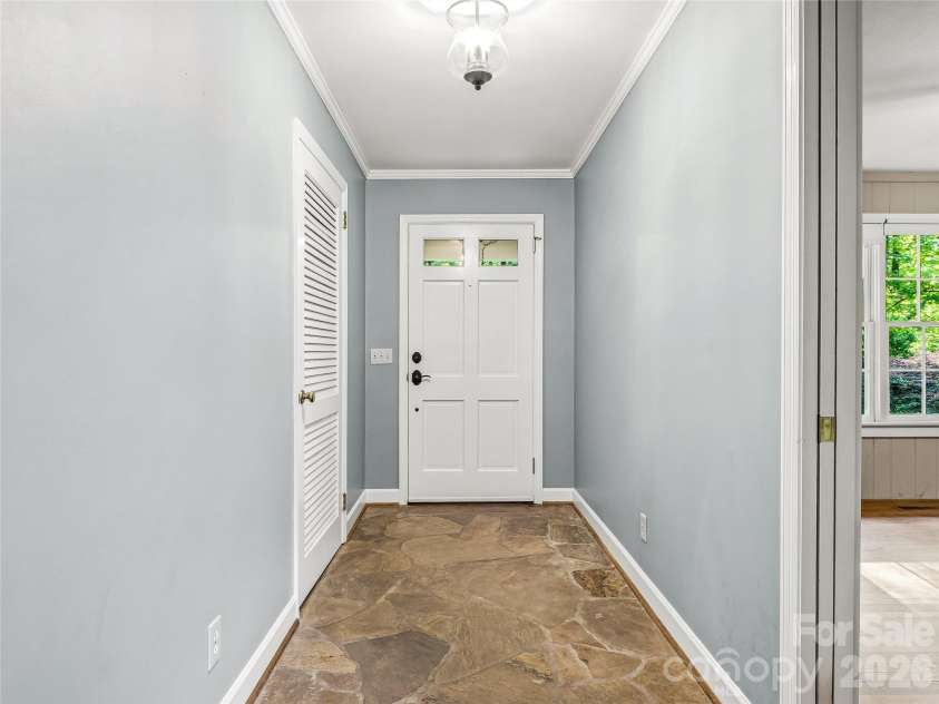 100 Hummingbird Lane, Columbus, NC 28722.  MLS# CAR4373226, YatesRealty ID 15857. 