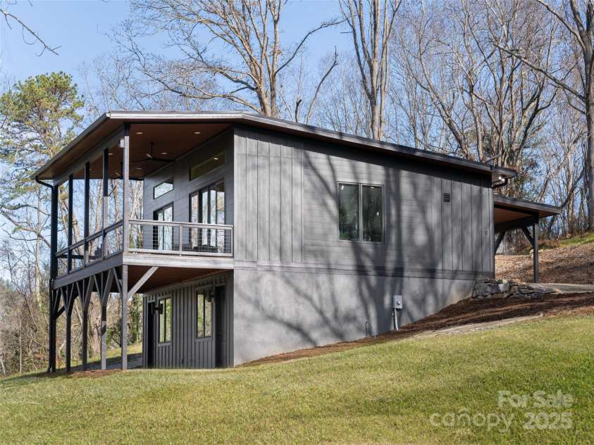 18 Cane Creek Lane, Fairview, NC 28730.  MLS# CAR4211460, YatesRealty ID 15857. 