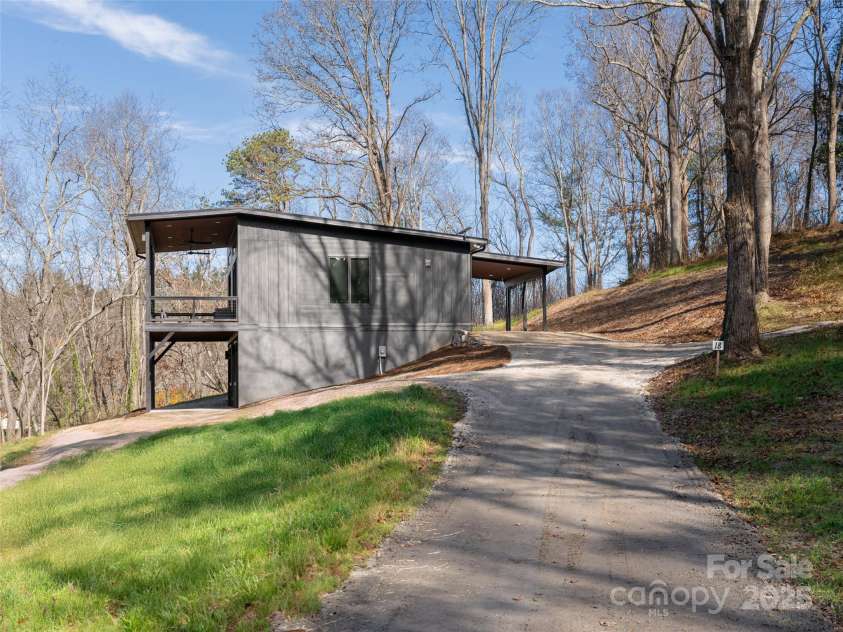 18 Cane Creek Lane, Fairview, NC 28730.  MLS# CAR4211460, YatesRealty ID 15857. 
