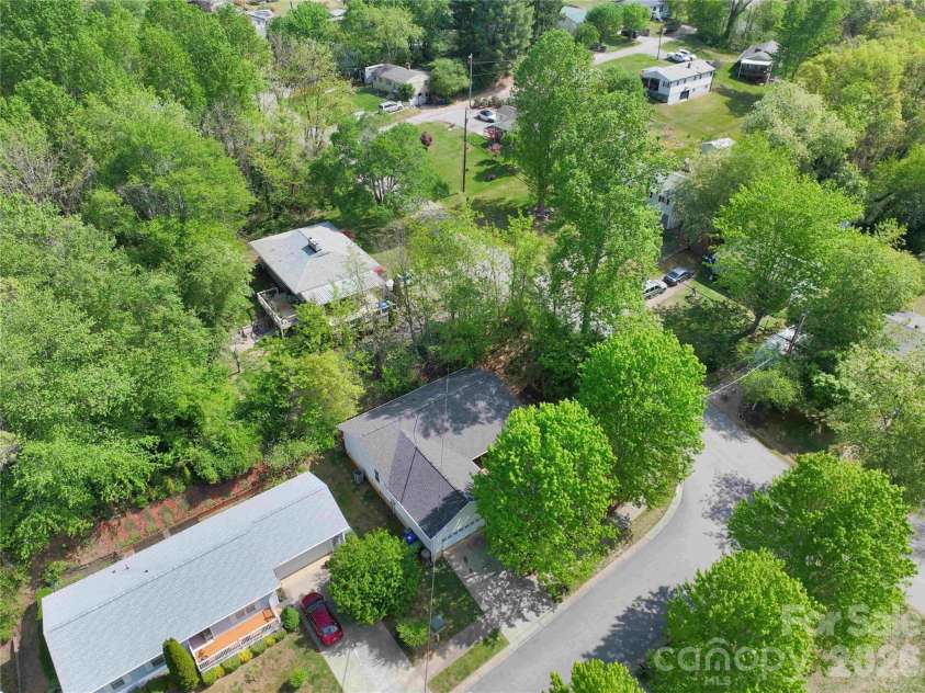 1 Mosers Place, Candler, NC 28715.  MLS# CAR4361004, YatesRealty ID 15858. 
