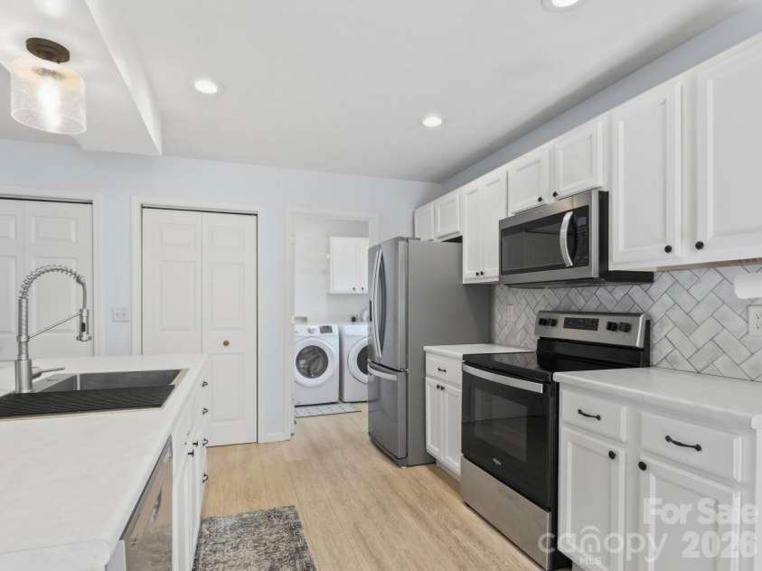 1 Mosers Place, Candler, NC 28715.  MLS# CAR4361004, YatesRealty ID 15858. Fully Updated Kitchen