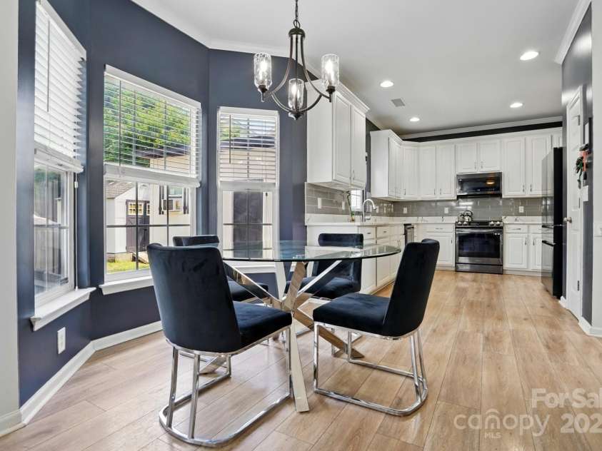 8833 Cavonnier Lane, Charlotte, NC 28216.  MLS# CAR4254092, YatesRealty ID 15858. Open and spacious layout