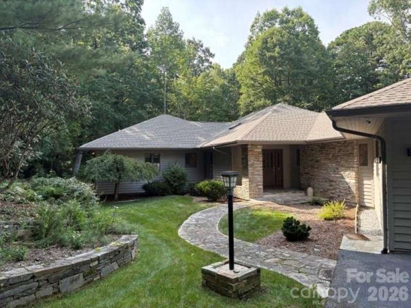 100 Elmridge Drive, Flat Rock, NC 28731.  MLS# CAR4366738, YatesRealty ID 15859. 