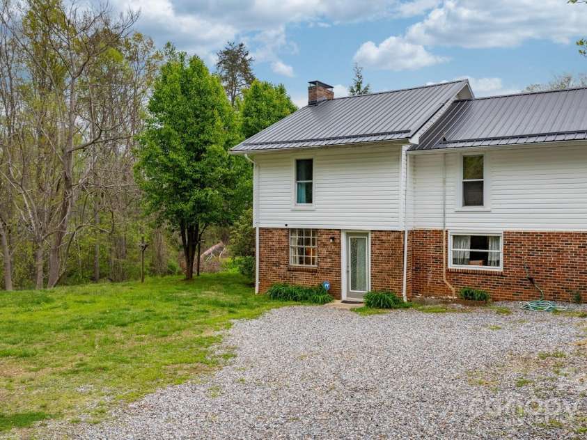 1040 Orchard Street, Valdese, NC 28690.  MLS# CAR4246537, YatesRealty ID 15859. 
