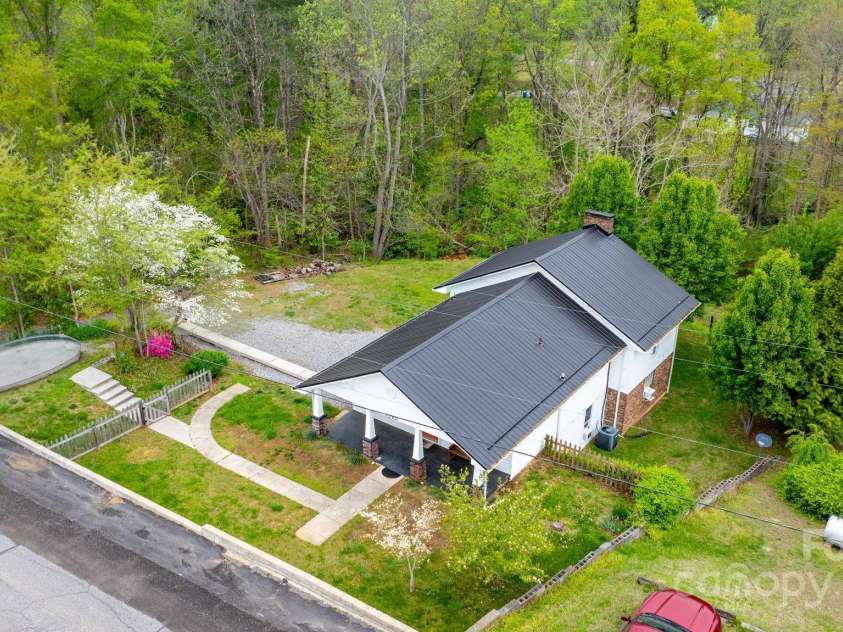 1040 Orchard Street, Valdese, NC 28690.  MLS# CAR4246537, YatesRealty ID 15859. 