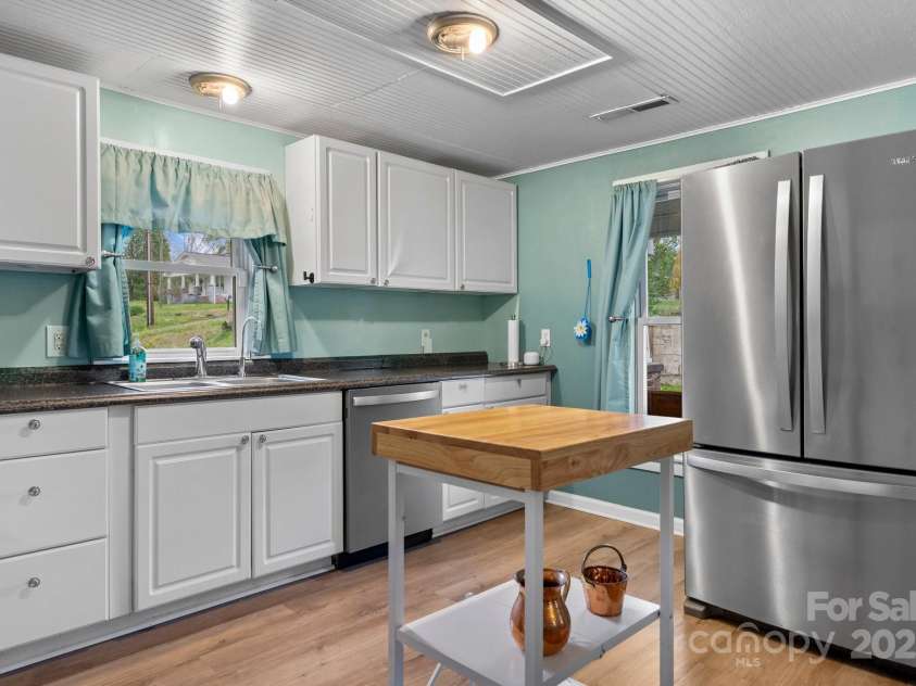 1040 Orchard Street, Valdese, NC 28690.  MLS# CAR4246537, YatesRealty ID 15859. 