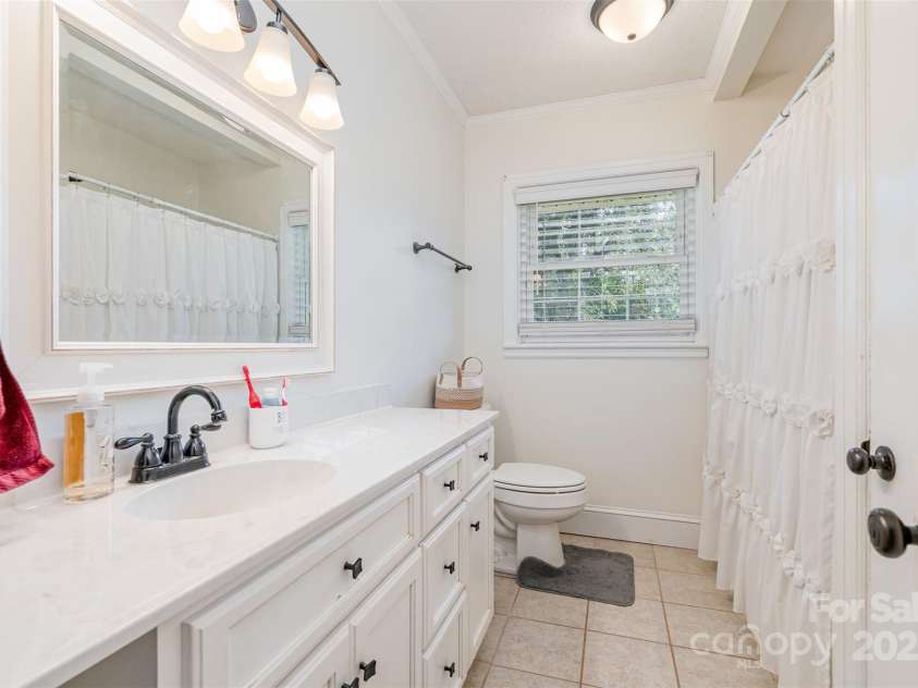 2135 Nc 152 Highway, China Grove, NC 28023.  MLS# CAR4305909, YatesRealty ID 1586. Full Bath