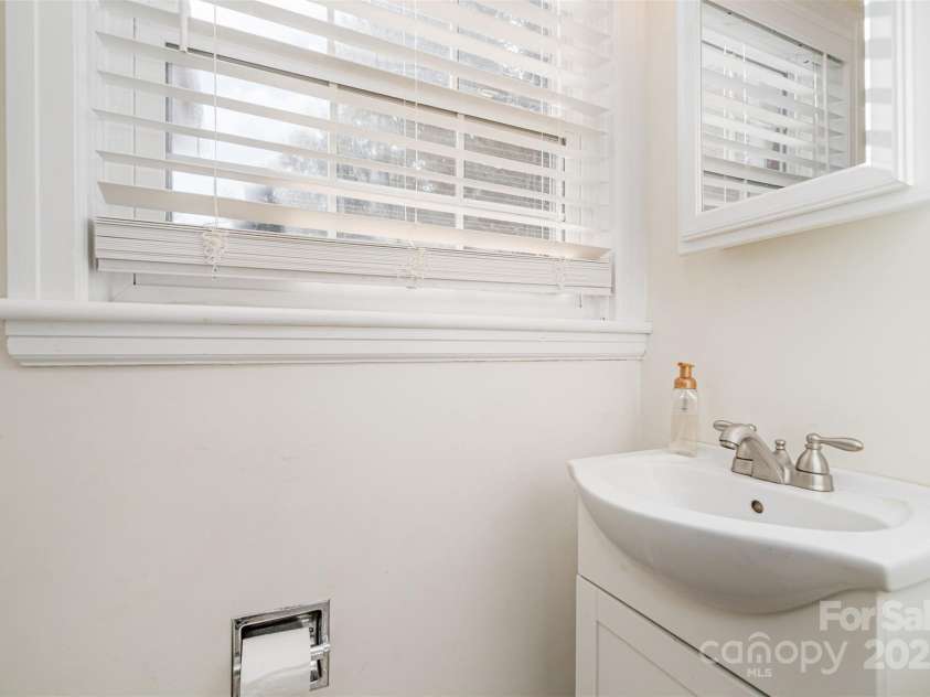 2135 Nc 152 Highway, China Grove, NC 28023.  MLS# CAR4305909, YatesRealty ID 1586. Half bath