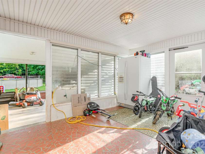 2135 Nc 152 Highway, China Grove, NC 28023.  MLS# CAR4305909, YatesRealty ID 1586. Sunroom