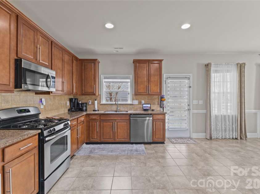 3500 Exbury Gardens Drive, Waxhaw, NC 28173.  MLS# CAR4333228, YatesRealty ID 1586. 