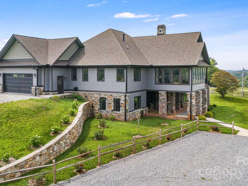 360 Turkey Branch Road, Mars Hill, NC 28754.  MLS# CAR4218460, YatesRealty ID 1586. Two separate entrances.Lower driveway.