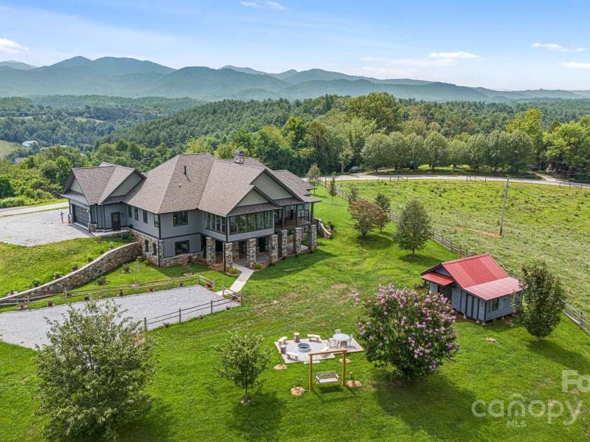 360 Turkey Branch Road, Mars Hill, NC 28754.  MLS# CAR4218460, YatesRealty ID 1586. Views to the North, South, East, & West.