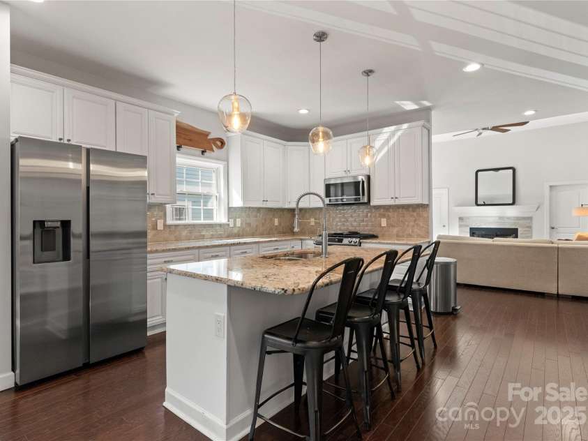 212 Bacon Avenue, Charlotte, NC 28208.  MLS# CAR4218229, YatesRealty ID 15860. 