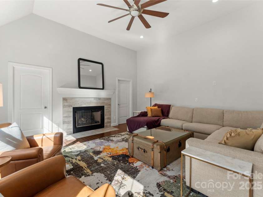 212 Bacon Avenue, Charlotte, NC 28208.  MLS# CAR4218229, YatesRealty ID 15860. 