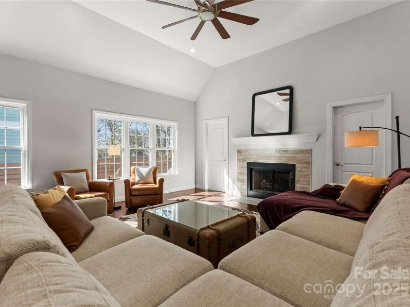 212 Bacon Avenue, Charlotte, NC 28208.  MLS# CAR4218229, YatesRealty ID 15860. 