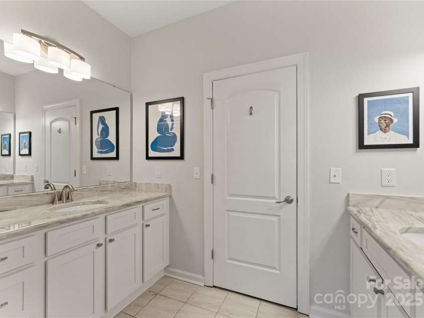 212 Bacon Avenue, Charlotte, NC 28208.  MLS# CAR4218229, YatesRealty ID 15860. 