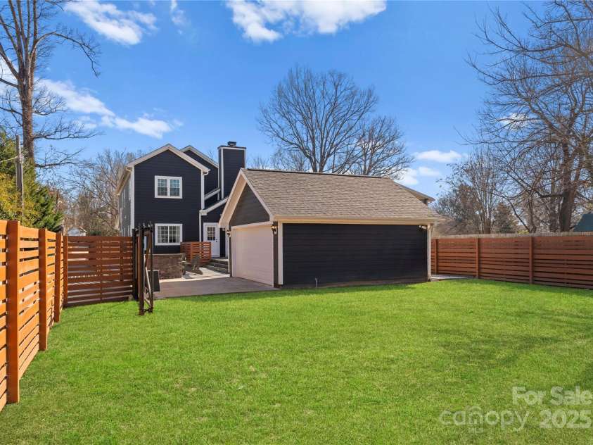 212 Bacon Avenue, Charlotte, NC 28208.  MLS# CAR4218229, YatesRealty ID 15860. 