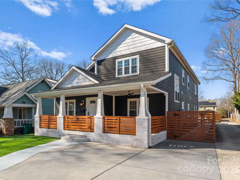212 Bacon Avenue, Charlotte, NC 28208.  MLS# CAR4218229, YatesRealty ID 15860. 