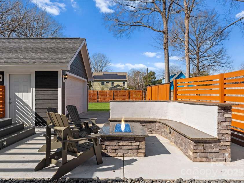 212 Bacon Avenue, Charlotte, NC 28208.  MLS# CAR4218229, YatesRealty ID 15860. 