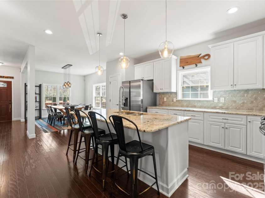 212 Bacon Avenue, Charlotte, NC 28208.  MLS# CAR4218229, YatesRealty ID 15860. 