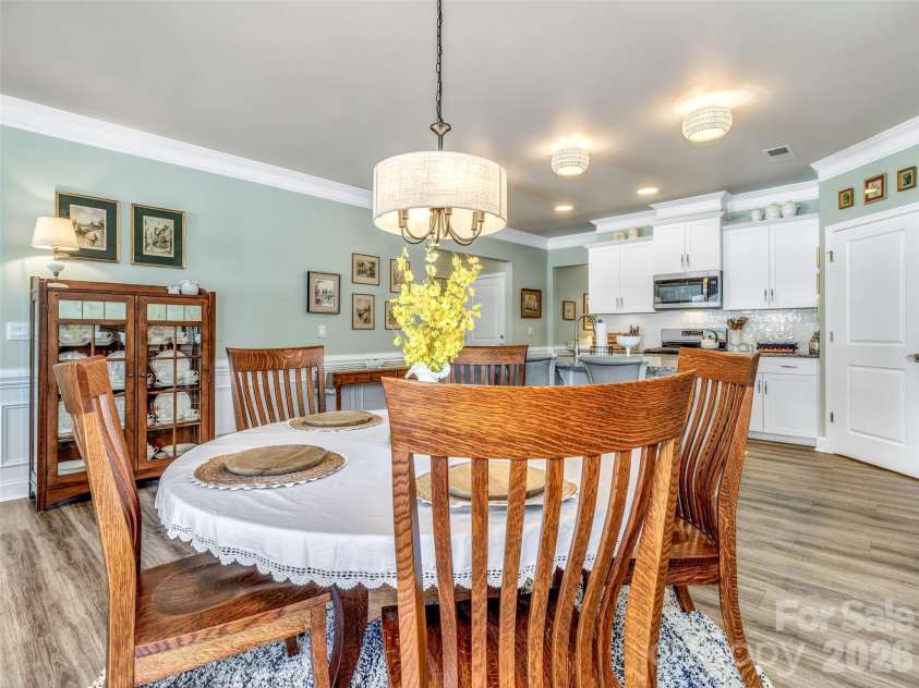 515 Fox Cove Road, Hendersonville, NC 28792.  MLS# CAR4361819, YatesRealty ID 15860. 