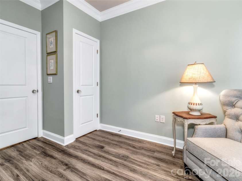 515 Fox Cove Road, Hendersonville, NC 28792.  MLS# CAR4361819, YatesRealty ID 15860. 