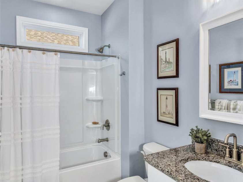 515 Fox Cove Road, Hendersonville, NC 28792.  MLS# CAR4361819, YatesRealty ID 15860. Second bathroom