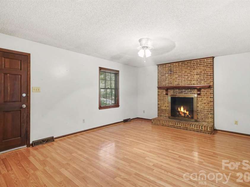 5921 Senconee Road, Matthews, NC 28104.  MLS# CAR4372440, YatesRealty ID 15862. 