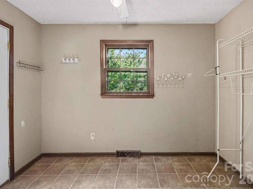 5921 Senconee Road, Matthews, NC 28104.  MLS# CAR4372440, YatesRealty ID 15862. 