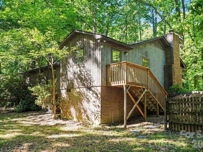 5921 Senconee Road, Matthews, NC 28104.  MLS# CAR4372440, YatesRealty ID 15862. 