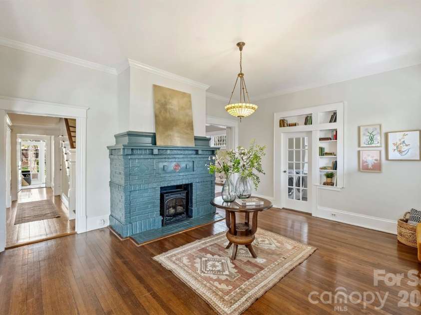 1818 Lennox Avenue, Charlotte, NC 28203.  MLS# CAR4350371, YatesRealty ID 15863. 
