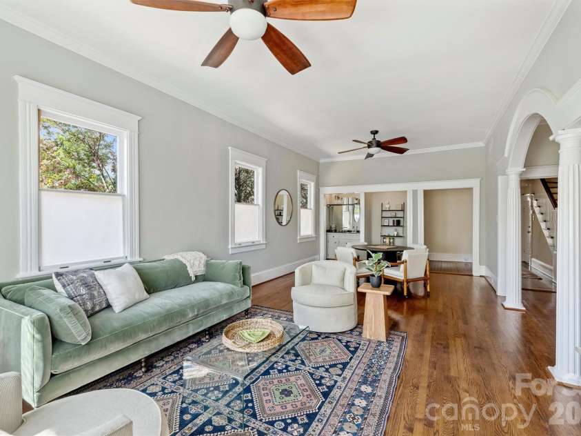 1818 Lennox Avenue, Charlotte, NC 28203.  MLS# CAR4350371, YatesRealty ID 15863. 