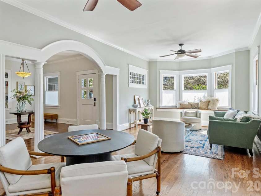 1818 Lennox Avenue, Charlotte, NC 28203.  MLS# CAR4350371, YatesRealty ID 15863. 