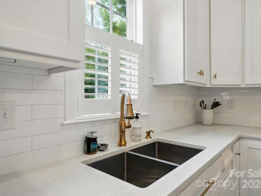 9856 Caldwell Depot Road, Cornelius, NC 28031.  MLS# CAR4262893, YatesRealty ID 15863. 