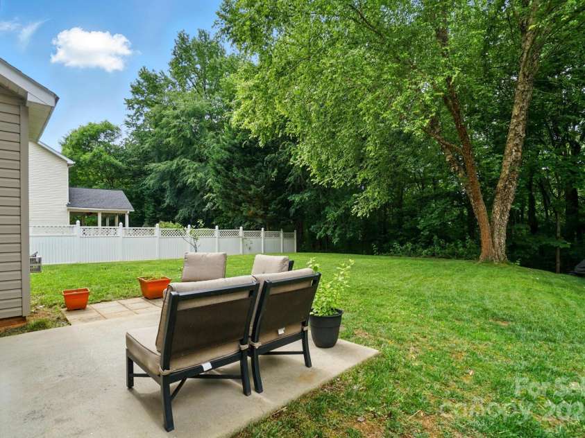 9856 Caldwell Depot Road, Cornelius, NC 28031.  MLS# CAR4262893, YatesRealty ID 15863. 