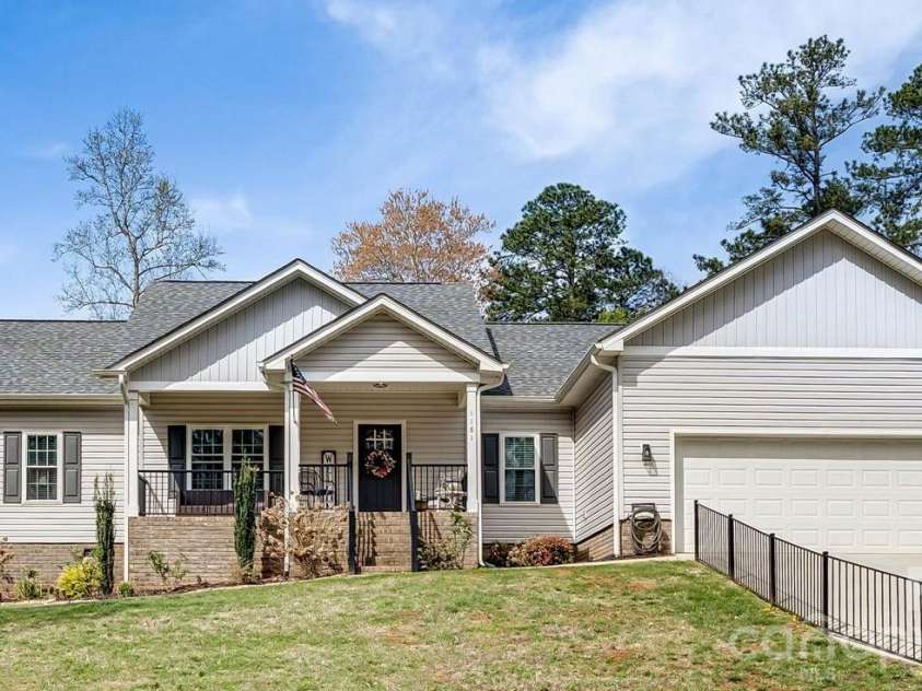 1181 Kensington Circle, Newton, NC 28658.  MLS# CAR4361179, YatesRealty ID 15864. 