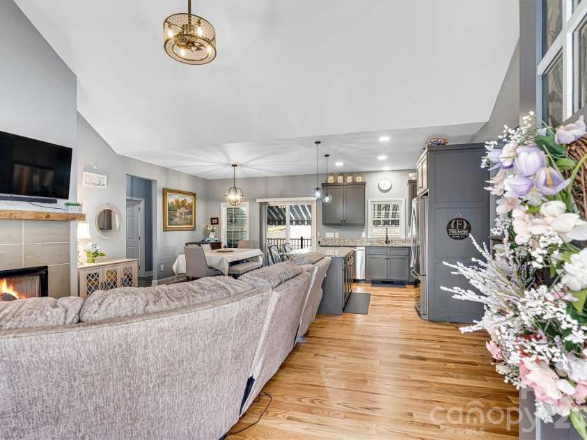 1181 Kensington Circle, Newton, NC 28658.  MLS# CAR4361179, YatesRealty ID 15864. 