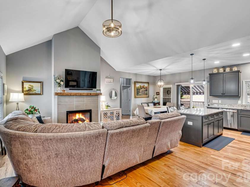 1181 Kensington Circle, Newton, NC 28658.  MLS# CAR4361179, YatesRealty ID 15864. 