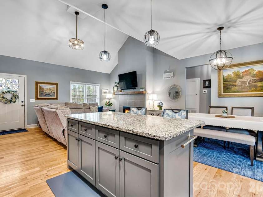 1181 Kensington Circle, Newton, NC 28658.  MLS# CAR4361179, YatesRealty ID 15864. 