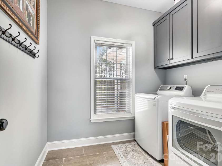 1181 Kensington Circle, Newton, NC 28658.  MLS# CAR4361179, YatesRealty ID 15864. 