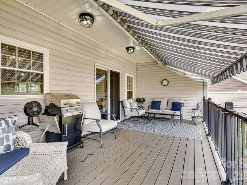 1181 Kensington Circle, Newton, NC 28658.  MLS# CAR4361179, YatesRealty ID 15864. 