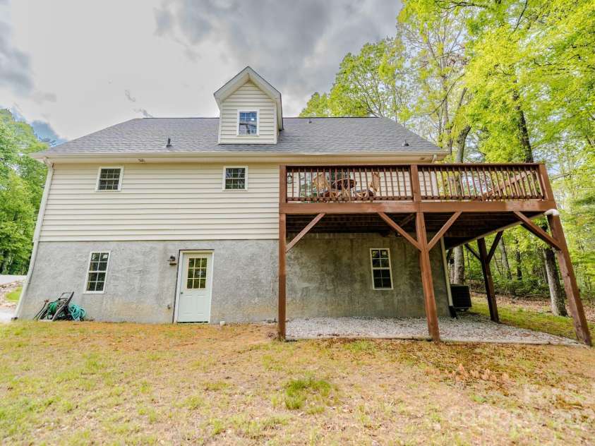 76 Overlook Pointe Drive, Spruce Pine, NC 28777.  MLS# CAR4253556, YatesRealty ID 15864. 