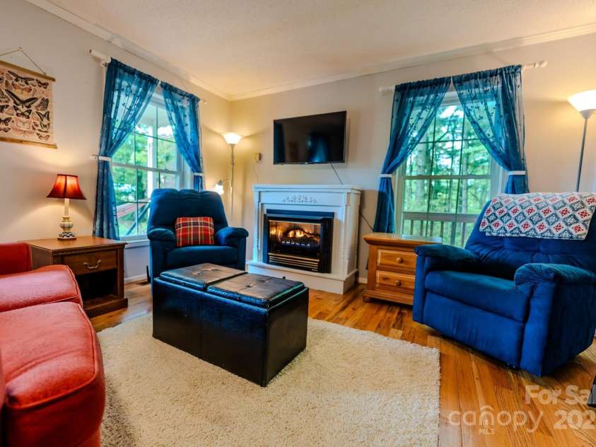76 Overlook Pointe Drive, Spruce Pine, NC 28777.  MLS# CAR4253556, YatesRealty ID 15864. 
