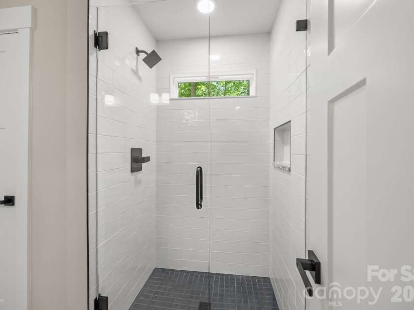253 Crestview Acres Road, Statesville, NC 28677.  MLS# CAR4373286, YatesRealty ID 15866. 