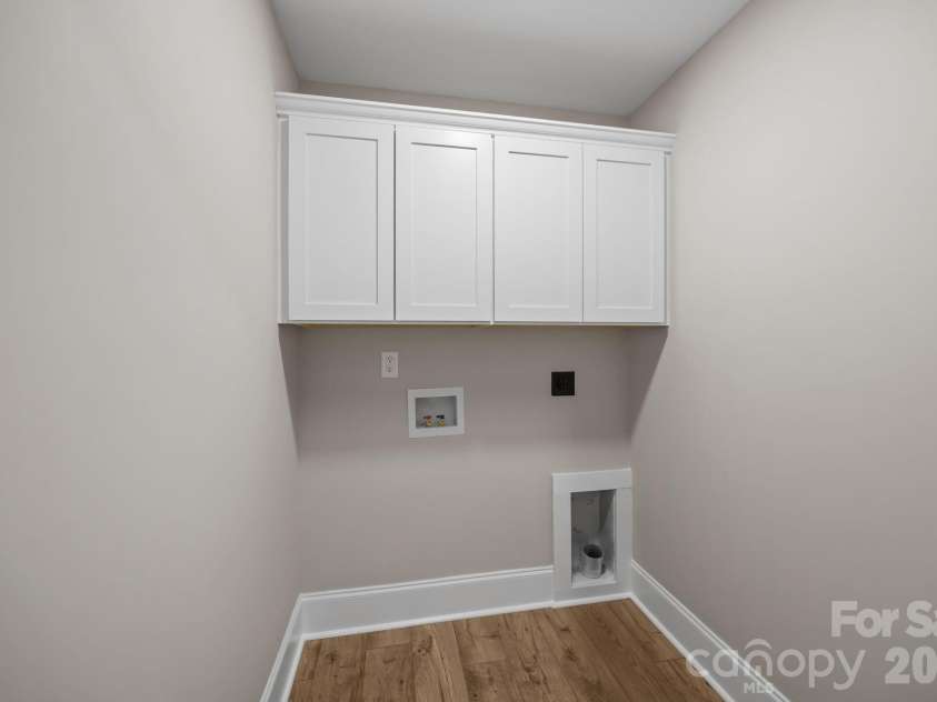 253 Crestview Acres Road, Statesville, NC 28677.  MLS# CAR4373286, YatesRealty ID 15866. 