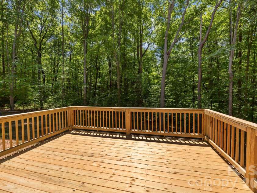 253 Crestview Acres Road, Statesville, NC 28677.  MLS# CAR4373286, YatesRealty ID 15866. 