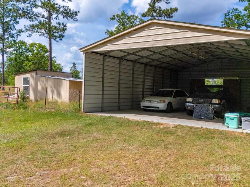 2675 Andrews Circle, Aiken, SC 29803.  MLS# CAR4259984, YatesRealty ID 15866. DETACHED OUT BUILDING BY MAIN HOUSE