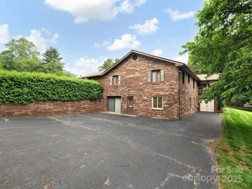 218 Brown Road, Hendersonville, NC 28791.  MLS# CAR4200878, YatesRealty ID 15867. Lower Level